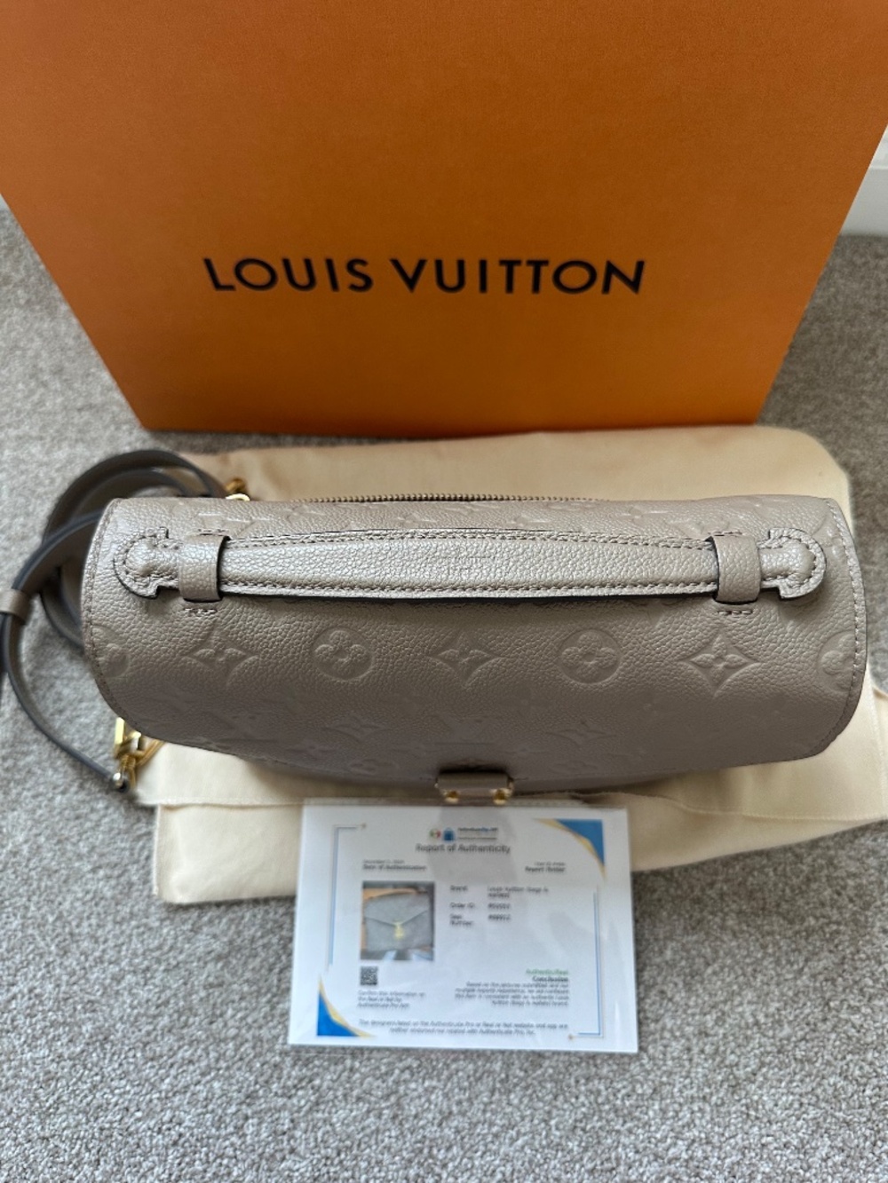 Authentic Louis Vuitton Pochette Métis - Picture 7 of 7